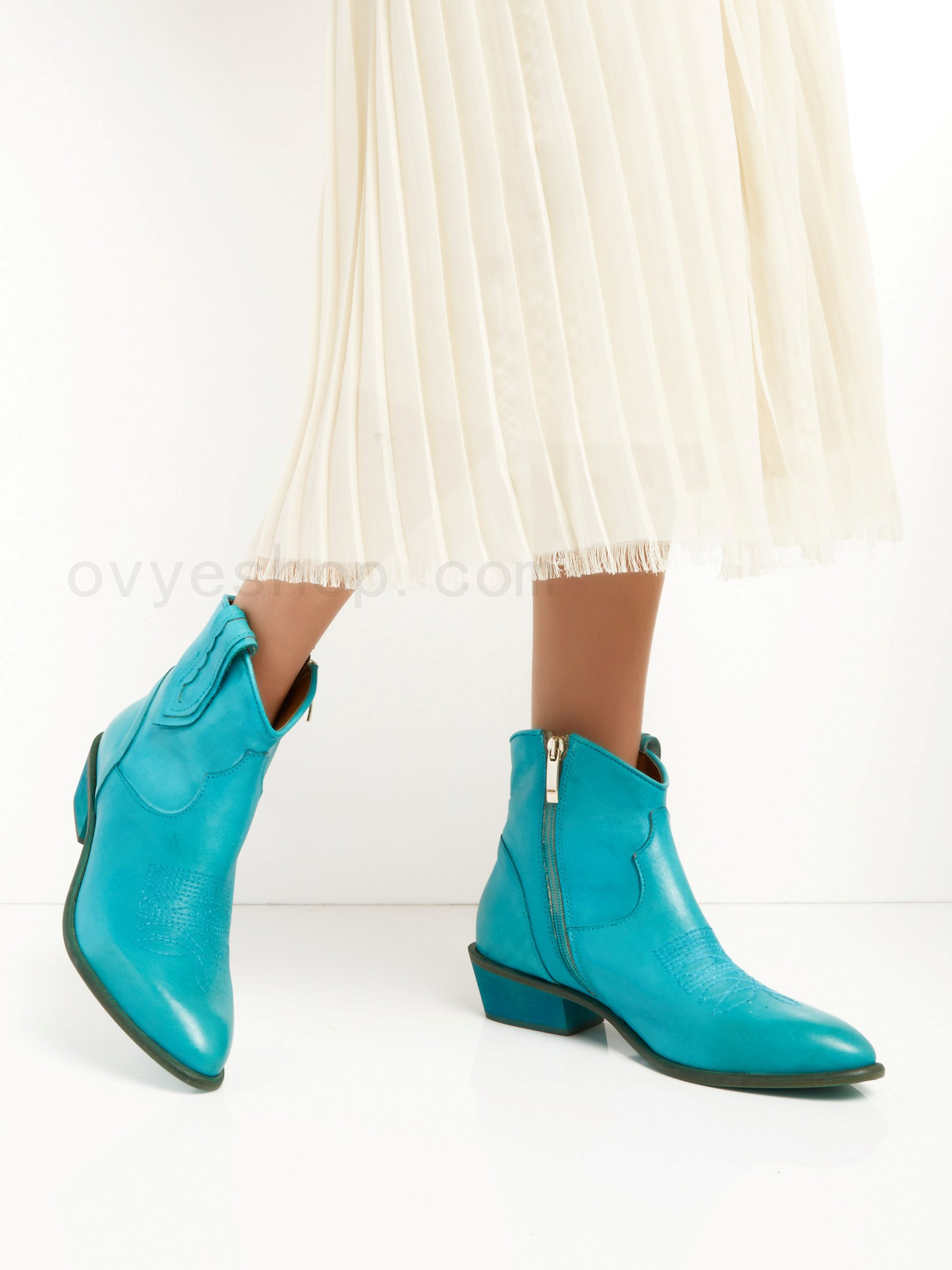 Acquistare Leather Cowboy Ankle Boots F0817885-0497